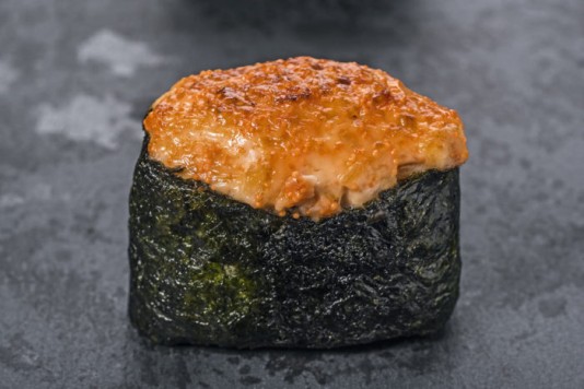 Запеченный гункан креветка